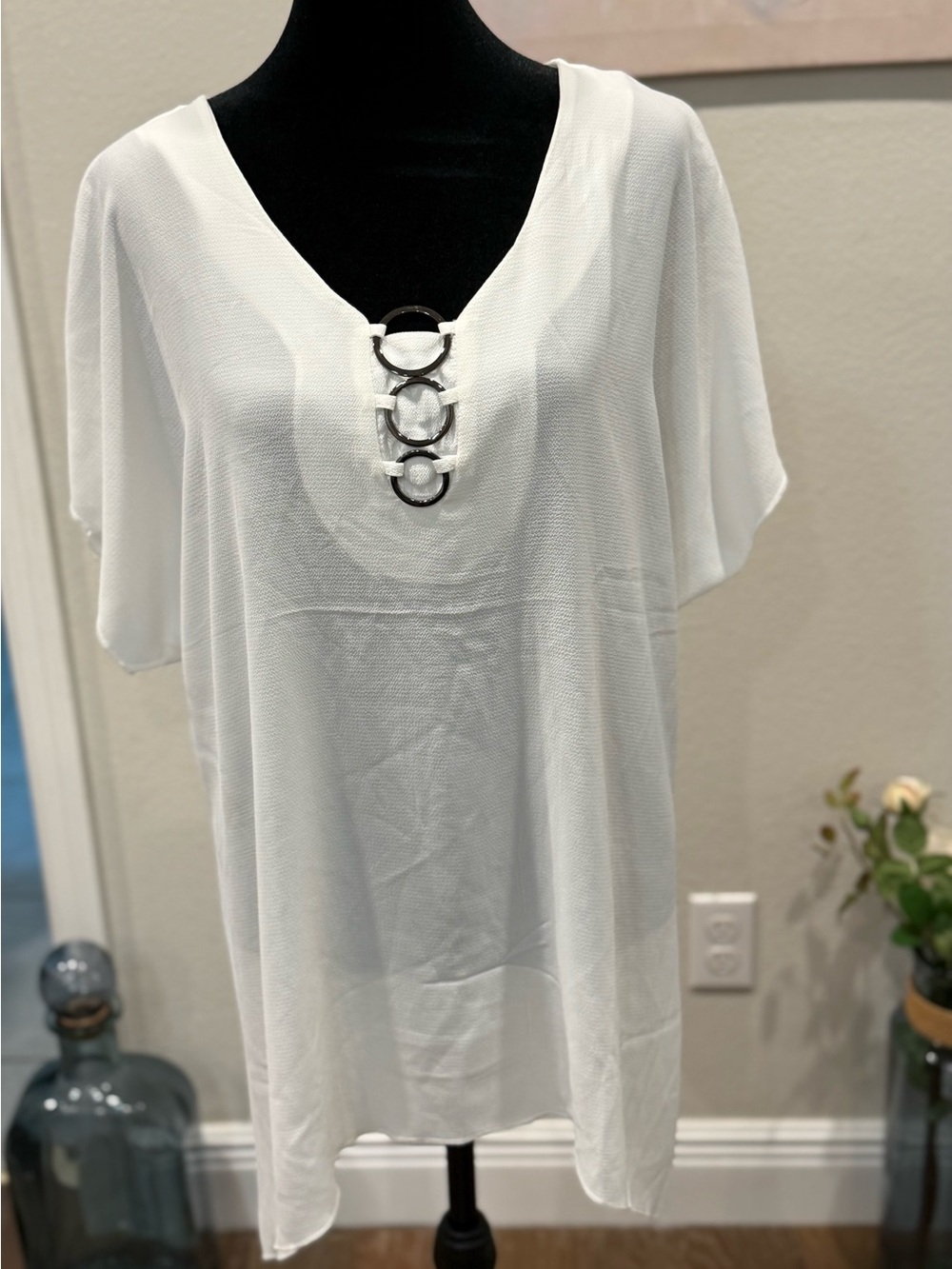 Notations White V-Neck Tunic with Linked Ring Detail